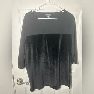 Diane Von Furstenberg black velvet vibes 3/4 length sleeve top. Size Medium